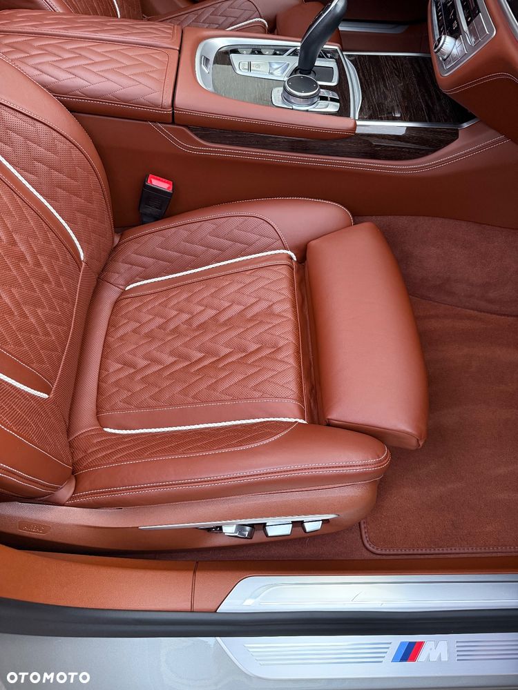 BMW Seria 7 745e - 21