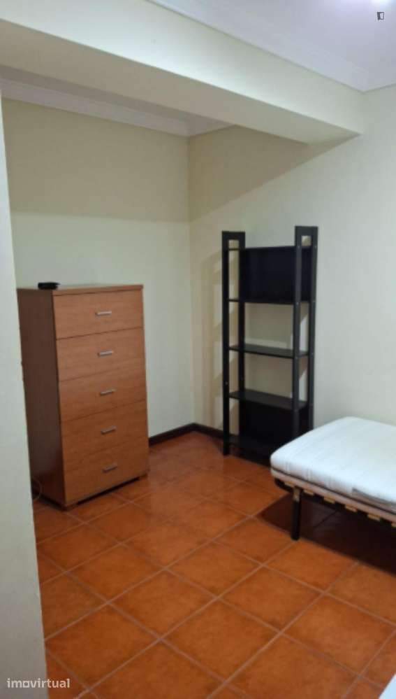 Quarto - localizado em Aveiro - Grande imagem: 4/6