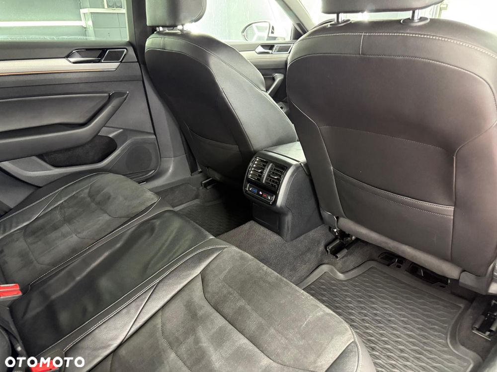 Volkswagen Arteon 2.0 TDI Bi-Turbo SCR 4Mot R-Line Edition DSG - 33