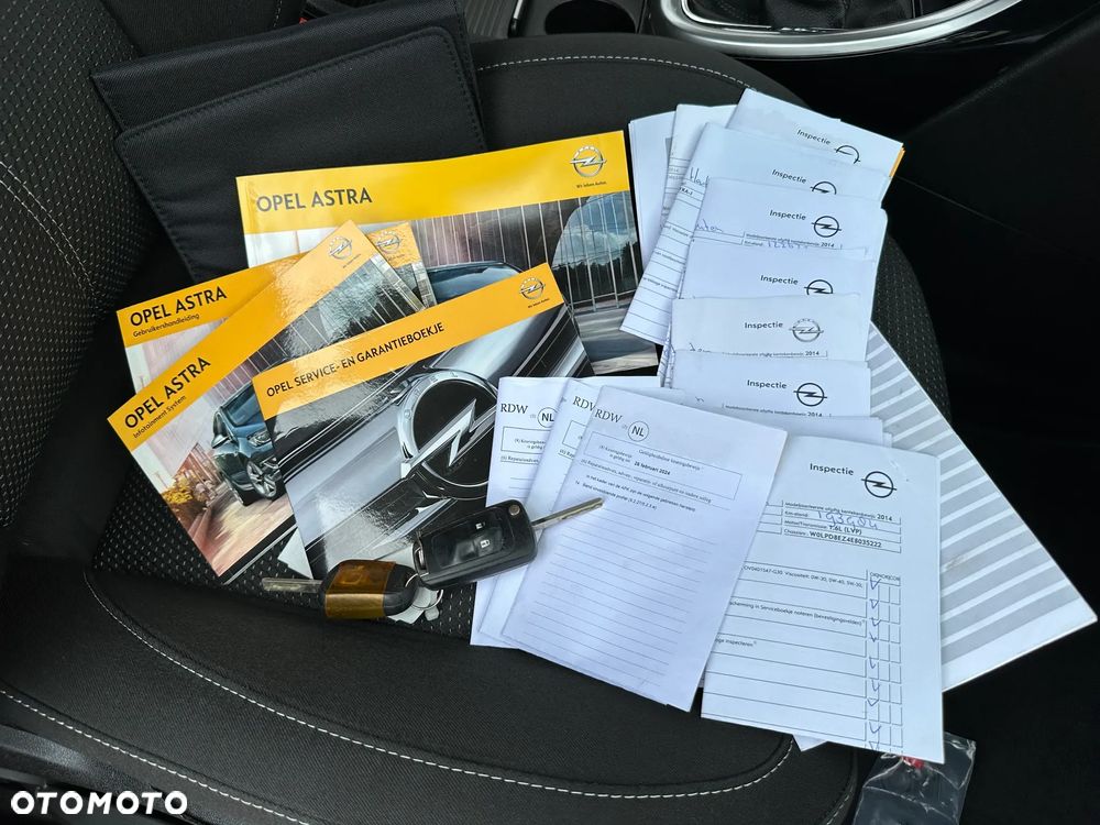 Opel Astra IV 1.6 T SIDI Cosmo S&S - 26