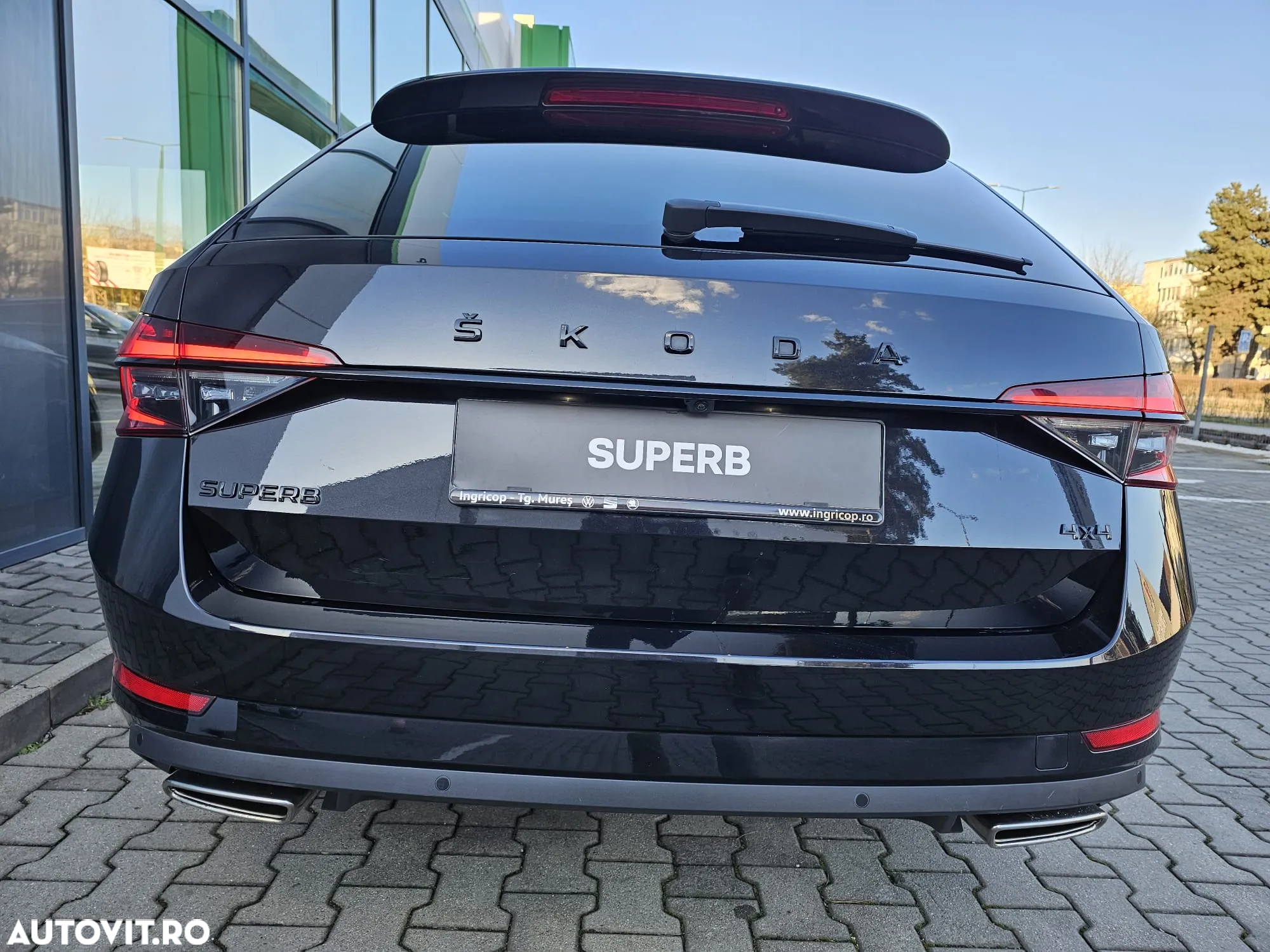 Skoda Superb Combi 2.0 TSI 4X4 DSG Sportline - 15
