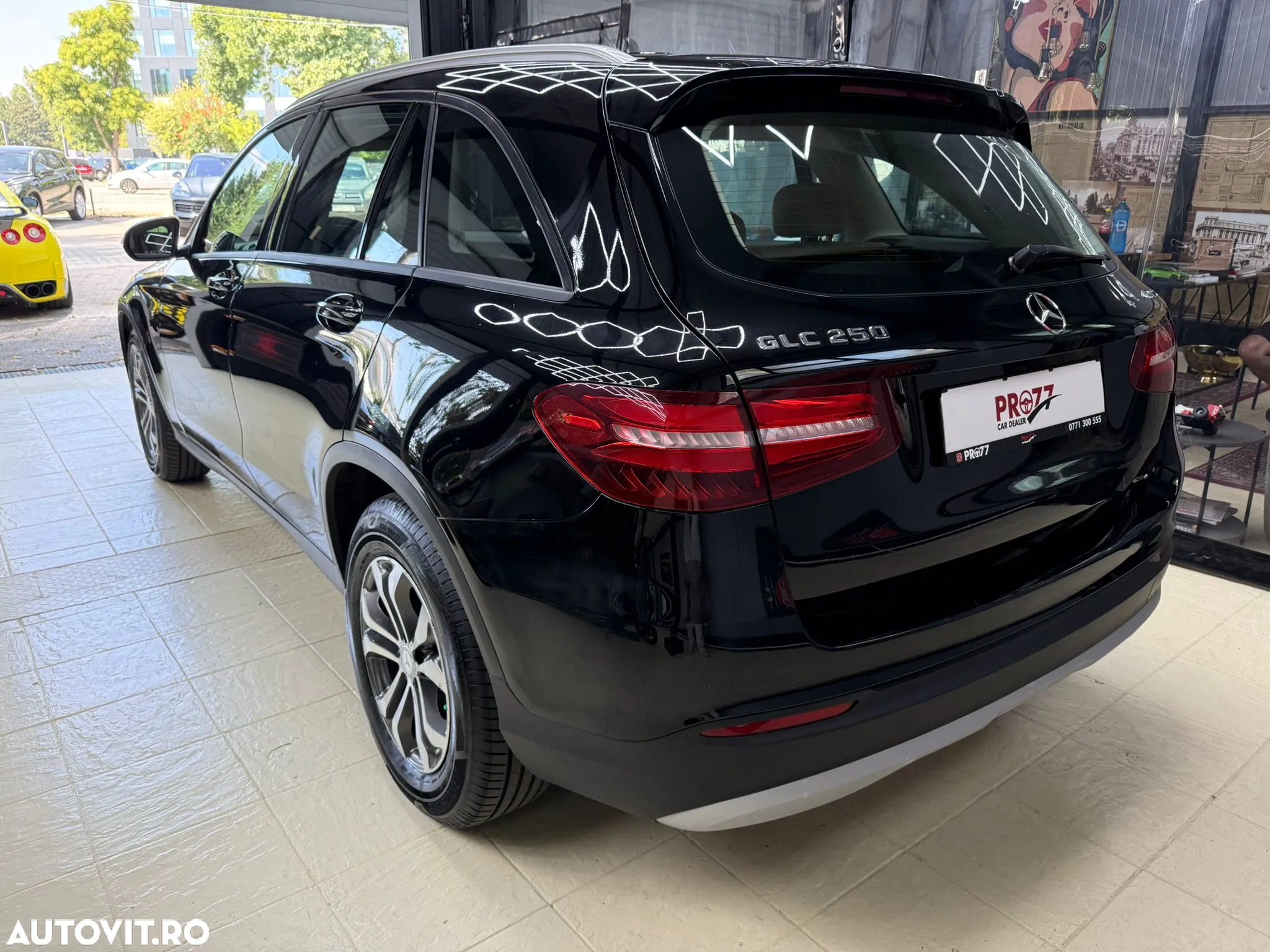 Mercedes-Benz GLC 250 4MATIC - 4