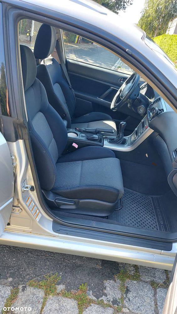 Subaru Legacy - 18