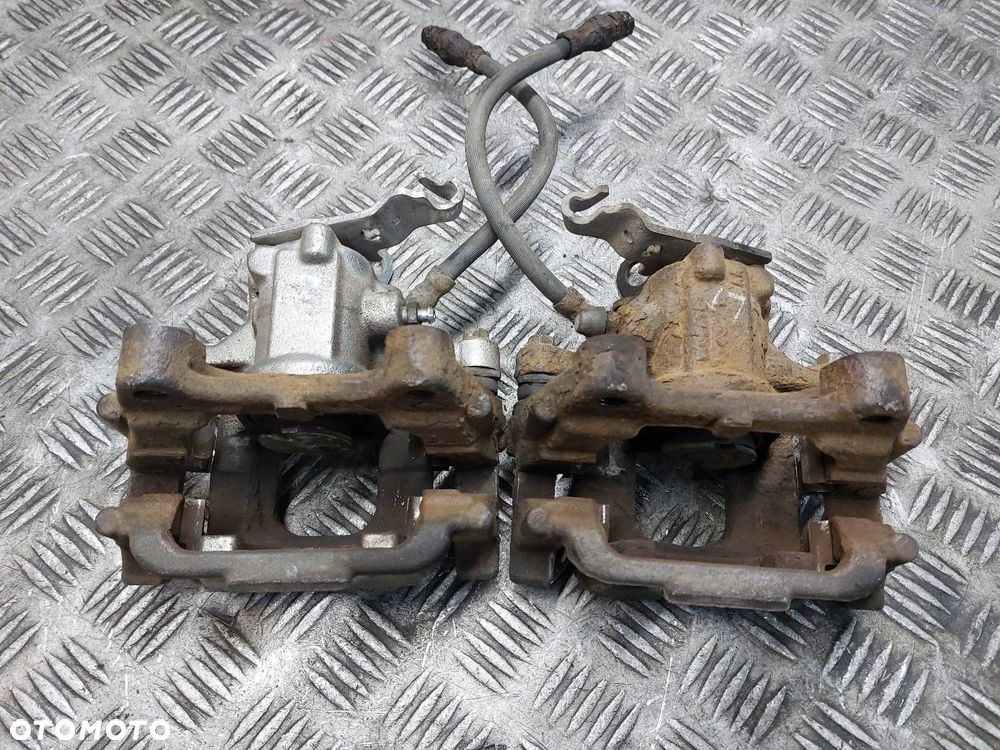 TARCZE HAMULCOWE TYŁ + ZACISKI VOLKSWAGEN GOLF VI - 7