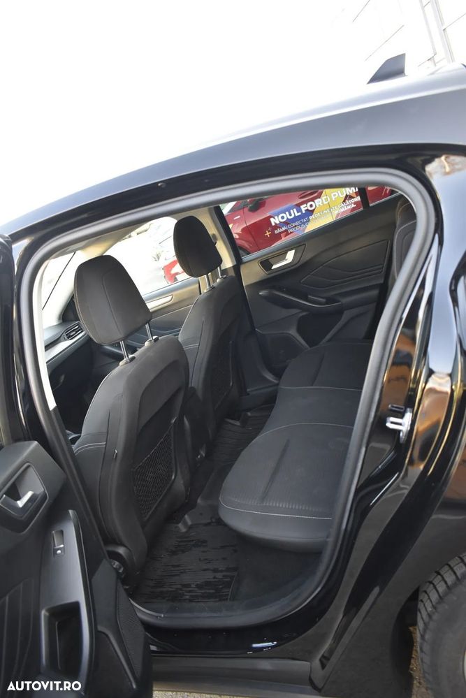 Ford Focus 2.0 EcoBlue Titanium - 27