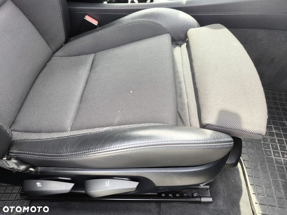 BMW Seria 1 118d Sport Line - 12