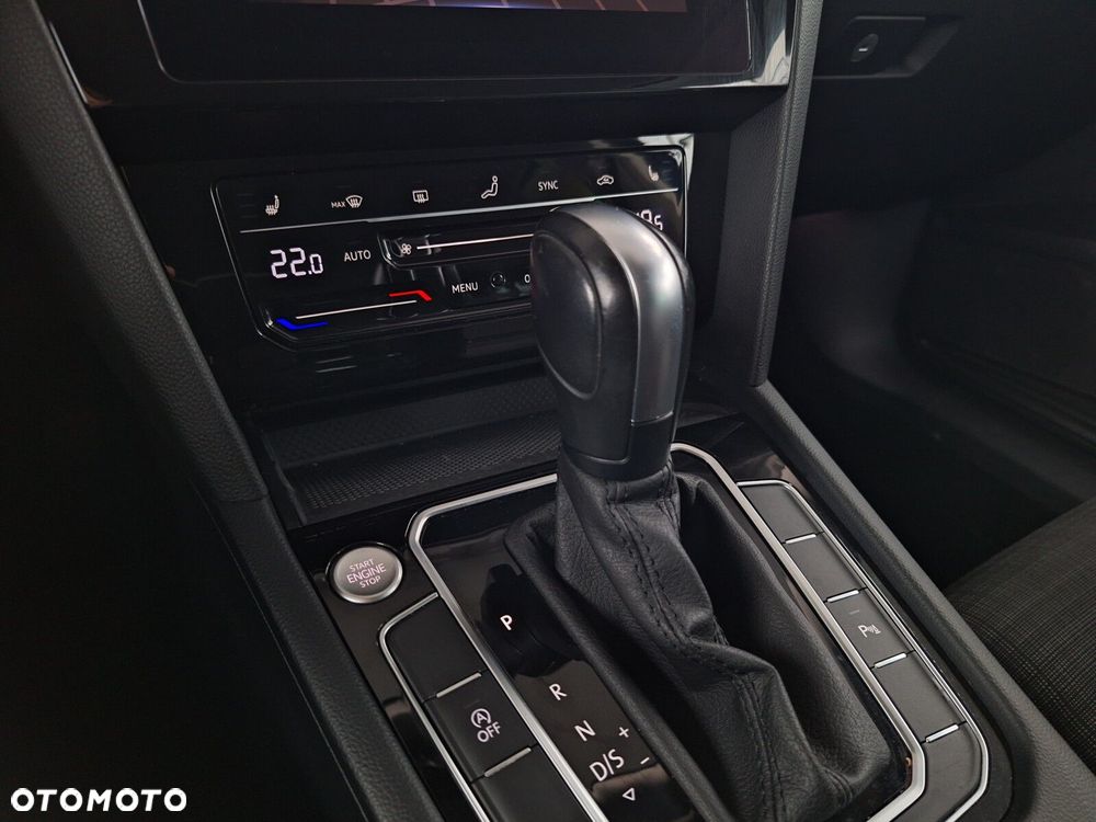 Volkswagen Passat - 22