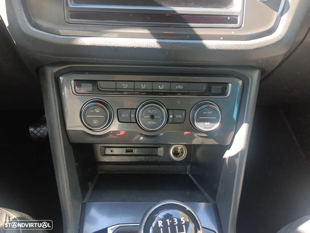 VW Tiguan 1.6 TDI Confortline - 14