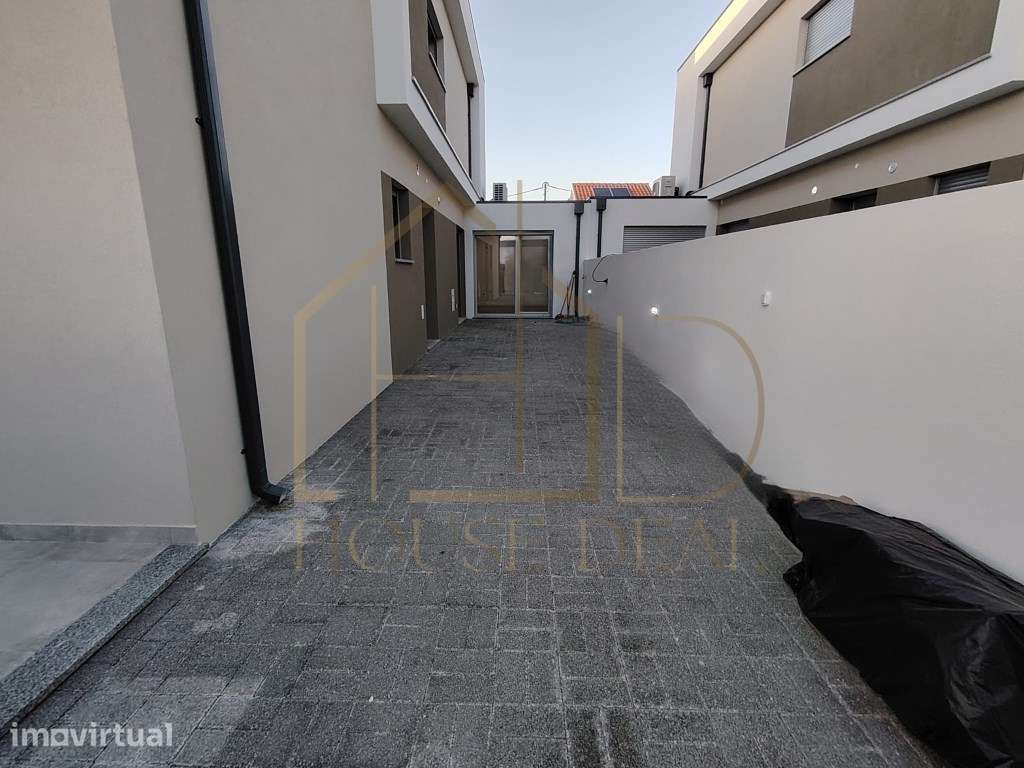 EXCELENTE Moradia T3 com Pérgola. Pinhal do General. Fernão Ferro - Grande imagem: 5/25