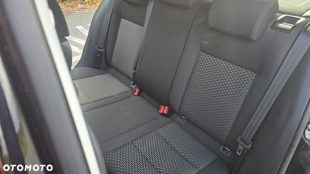 Volkswagen Golf 1.6 Team - 30