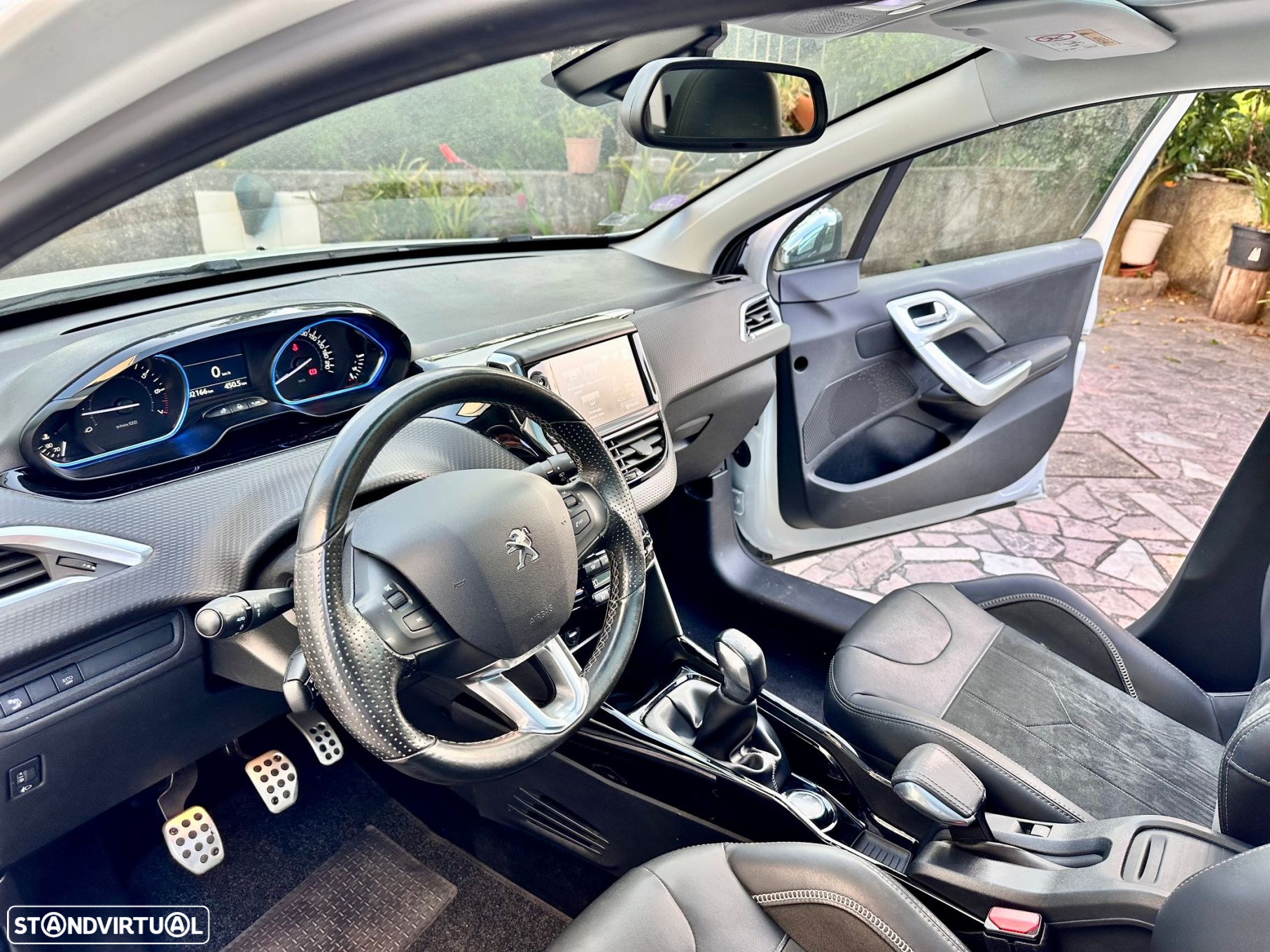Peugeot 2008 1.2 PureTech Crossway - 16