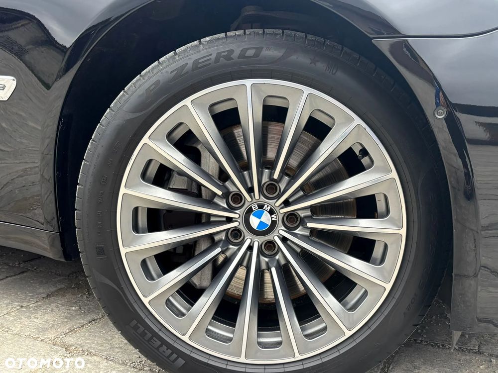 BMW Seria 7 750i L xDrive - 39