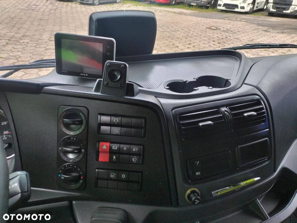 Mercedes-Benz ATEGO - 19