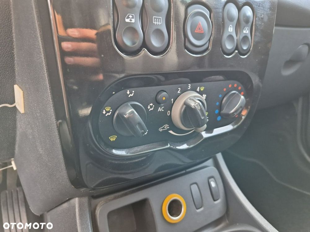 Dacia Duster 1.6 16V 105 4x2 Prestige - 13