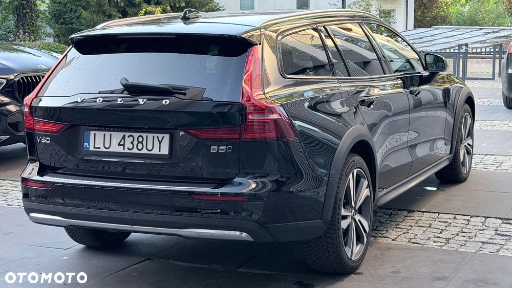 Volvo XC 60 B5 B AWD Plus Bright - 6