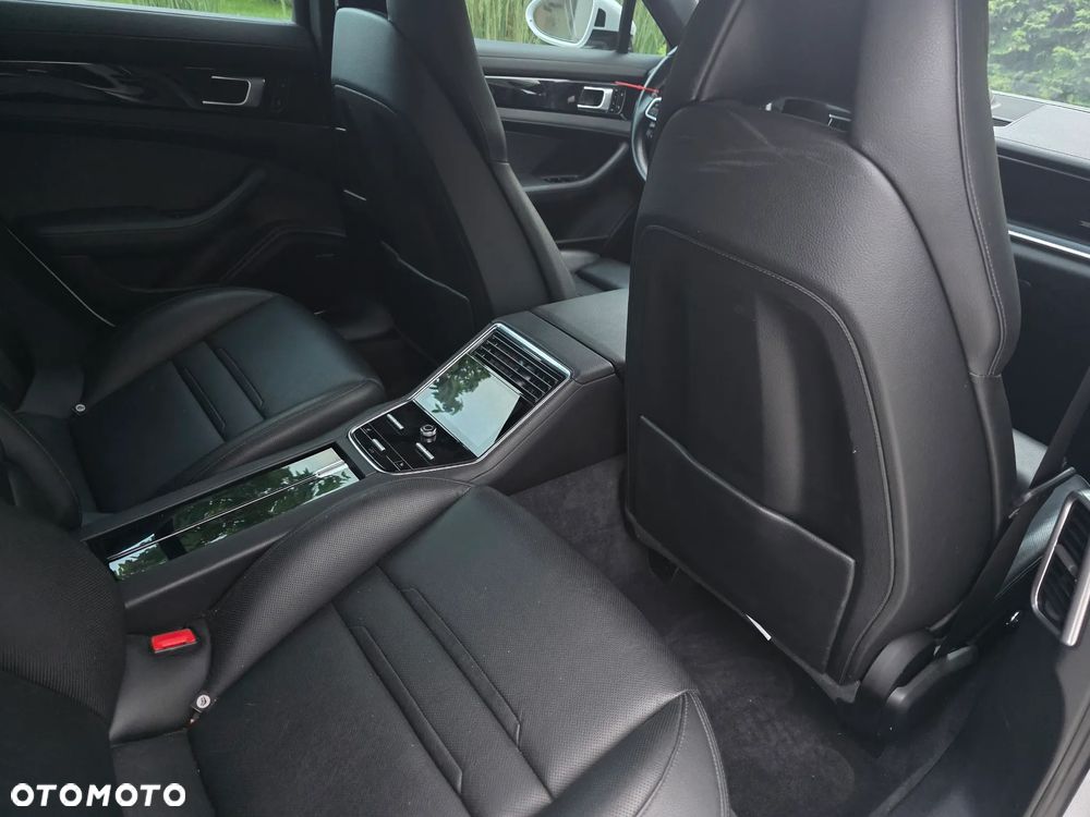 Porsche Panamera 4S Executive - 5