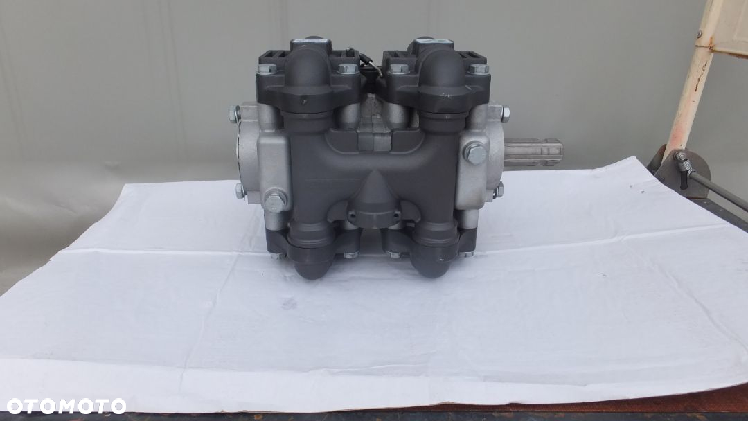 Pompa Altek P200 stary typ opryskiwacz Kverneland RAU - 10
