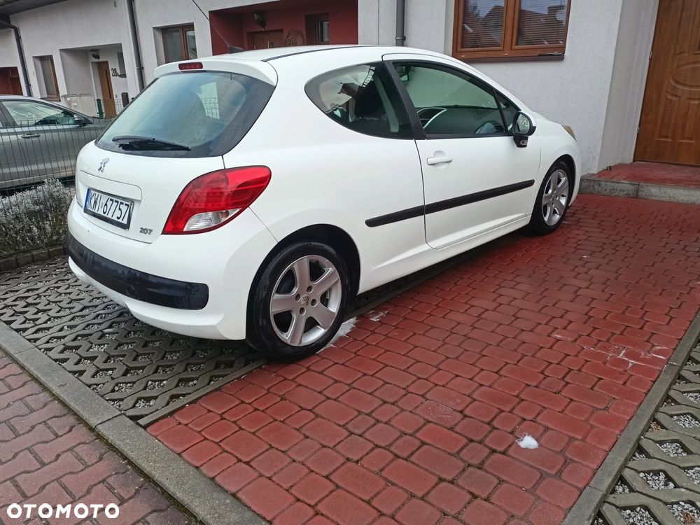 Peugeot 207 1.4 HDi Presence - 5