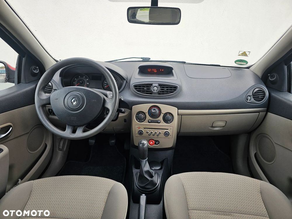 Renault Clio - 10