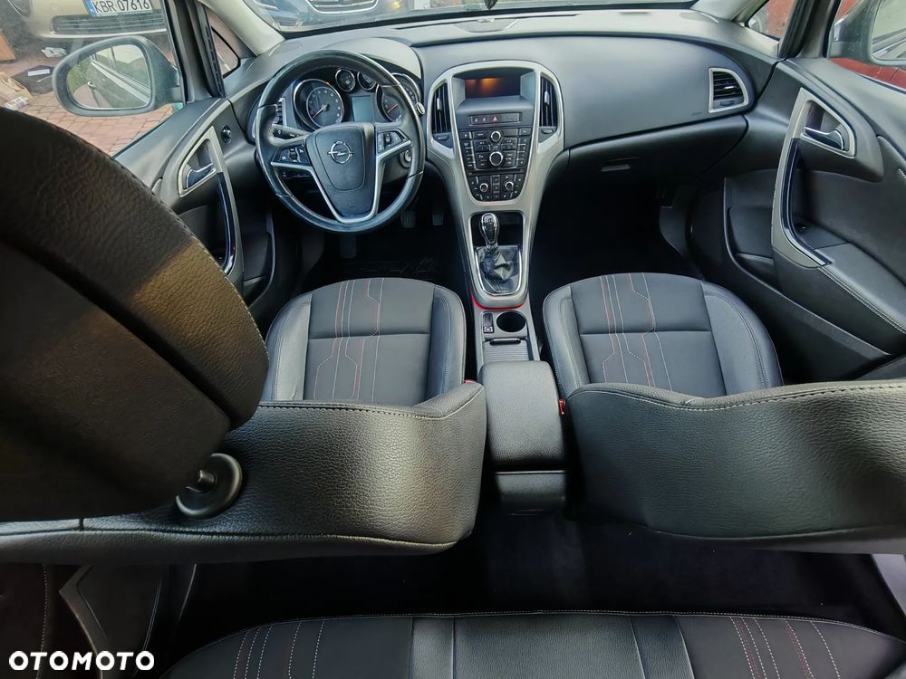 Opel Astra 1.4 Turbo 150 Jahre - 6