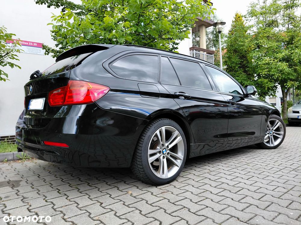 BMW Seria 3 320i M Sport - 3