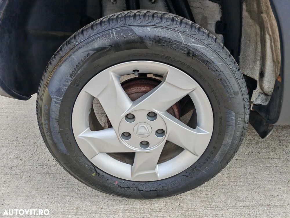 Dacia Duster 1.6 16V 4x2 Laureate - 9