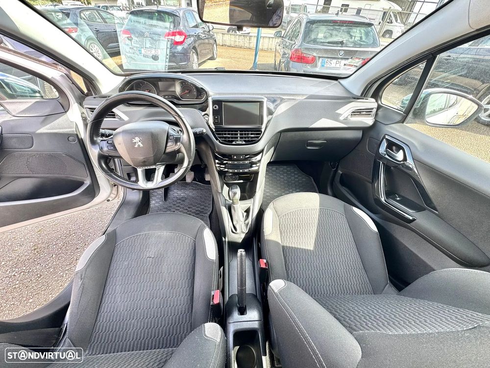 Peugeot 208 1.4 HDi SE Style - 8