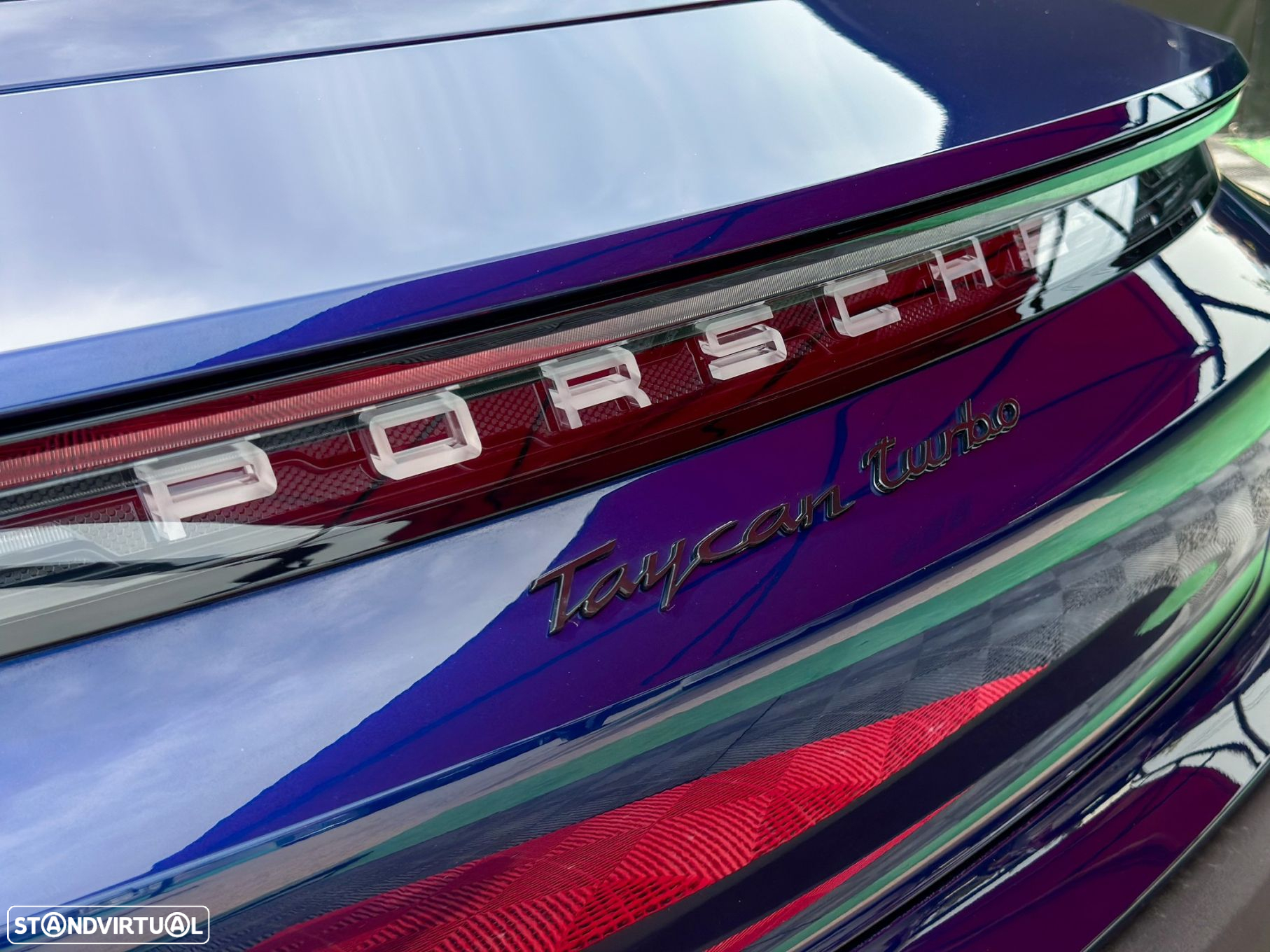 Porsche Taycan 4S - 32