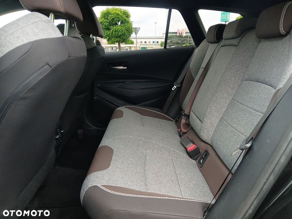 Toyota Corolla 2.0 Hybrid Trek - 16