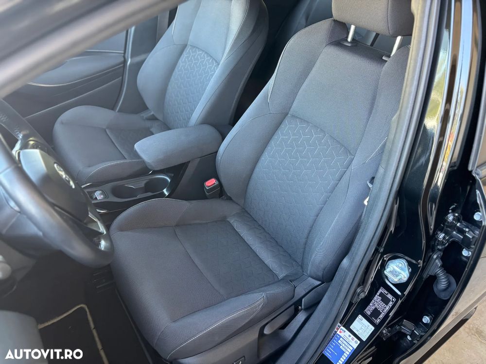 Toyota Corolla 1.8 HSD Dynamic - 32
