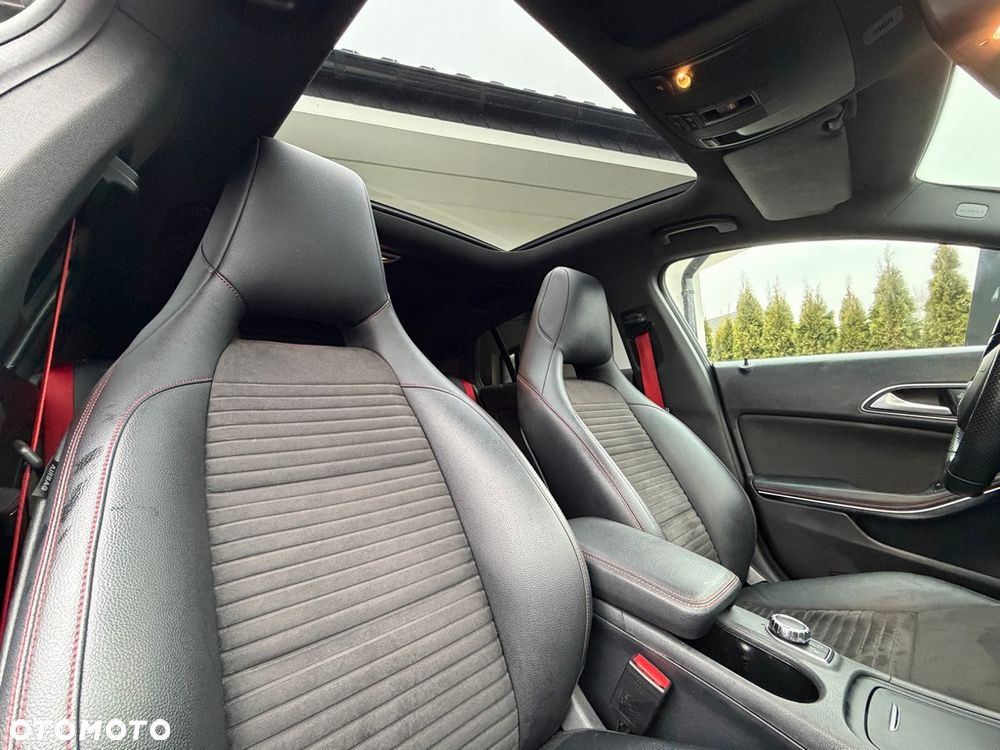 Mercedes-Benz CLA 250 4Matic 7G-DCT Sport - 22