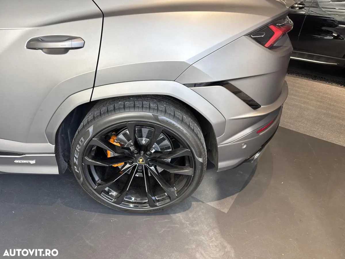 Lamborghini URUS - 26