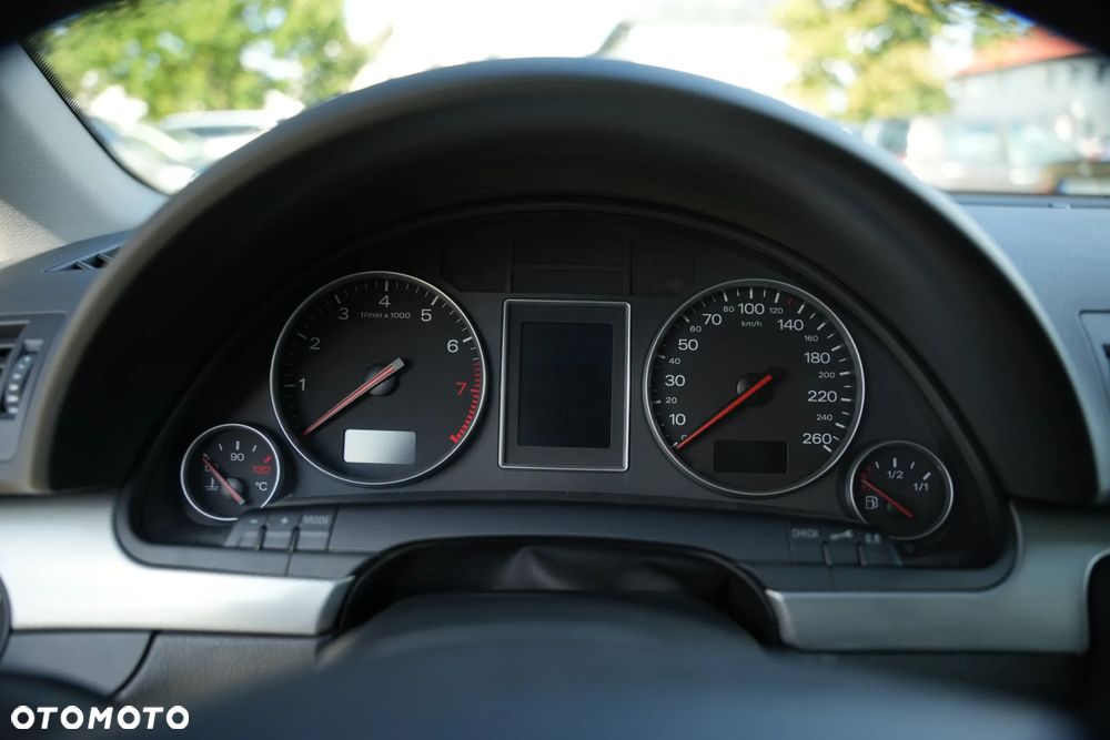 Audi A4 Avant 1.8T Quattro - 16