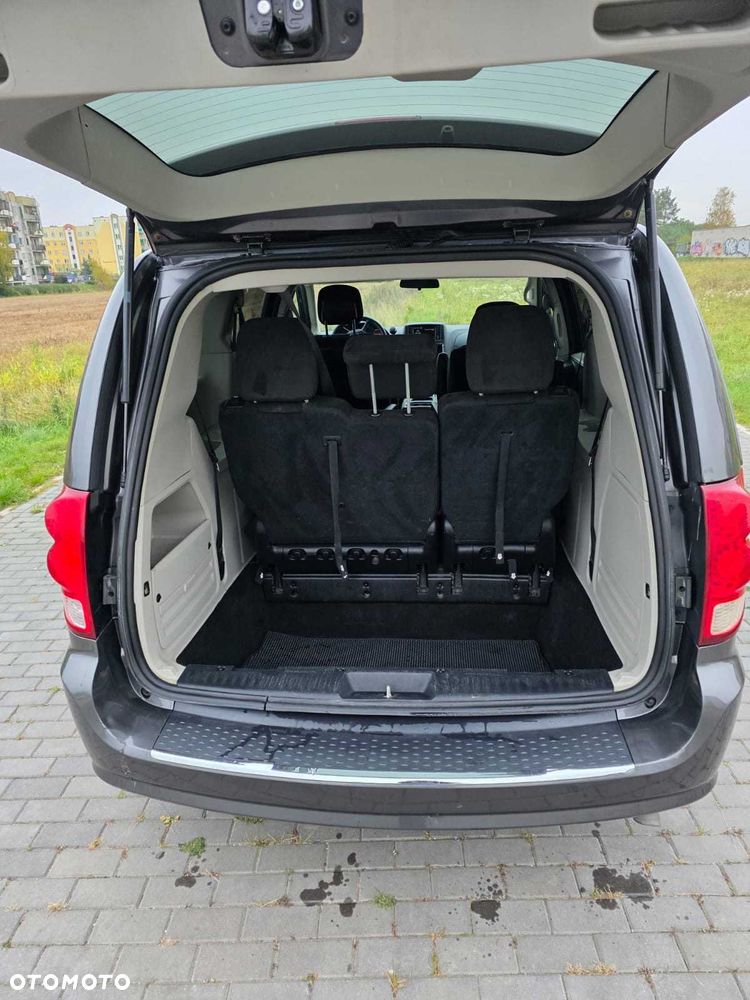 Dodge Caravan - 8