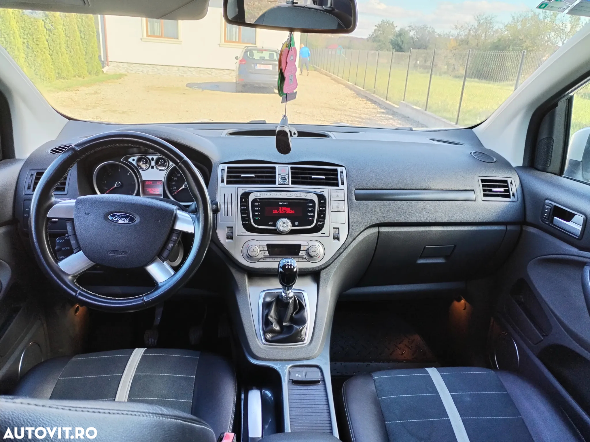 Ford Kuga - 10