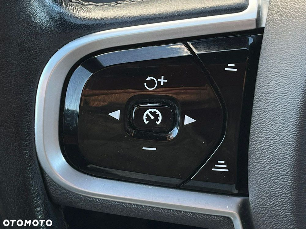 Volvo XC 90 - 20