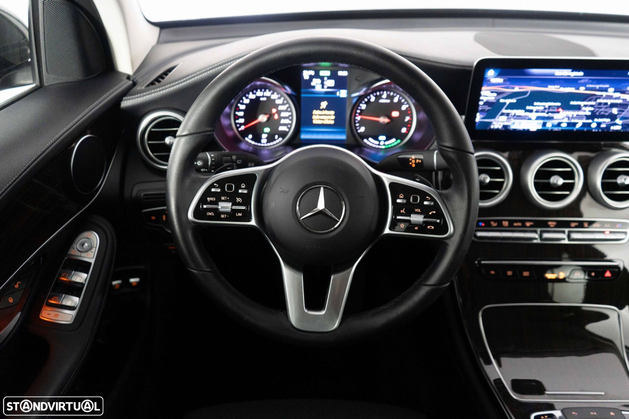 Mercedes-Benz GLC 300 e 4Matic - 28