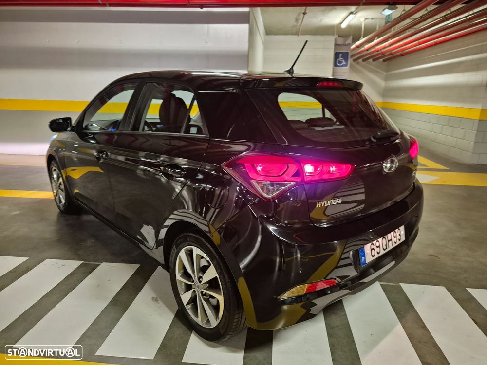 Hyundai i20 1.1 CRDi Blue Access+Bluetooth - 17