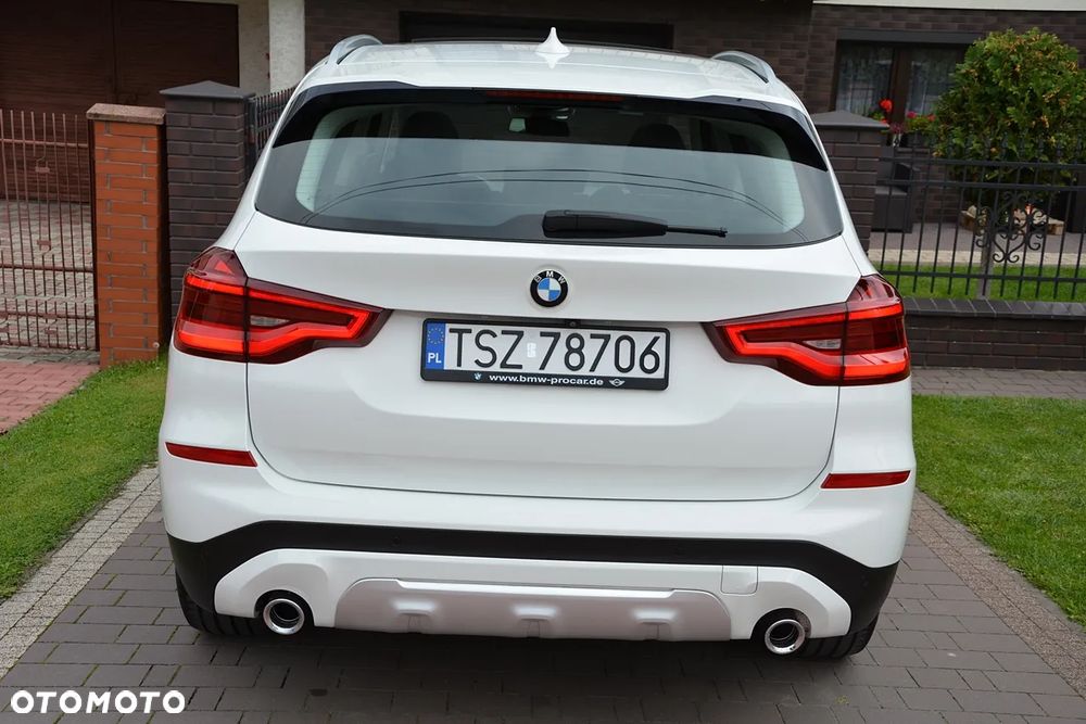 BMW X3 xDrive20d xLine - 12