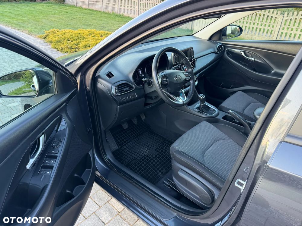 Hyundai i30 1.5 DPI Classic + - 7