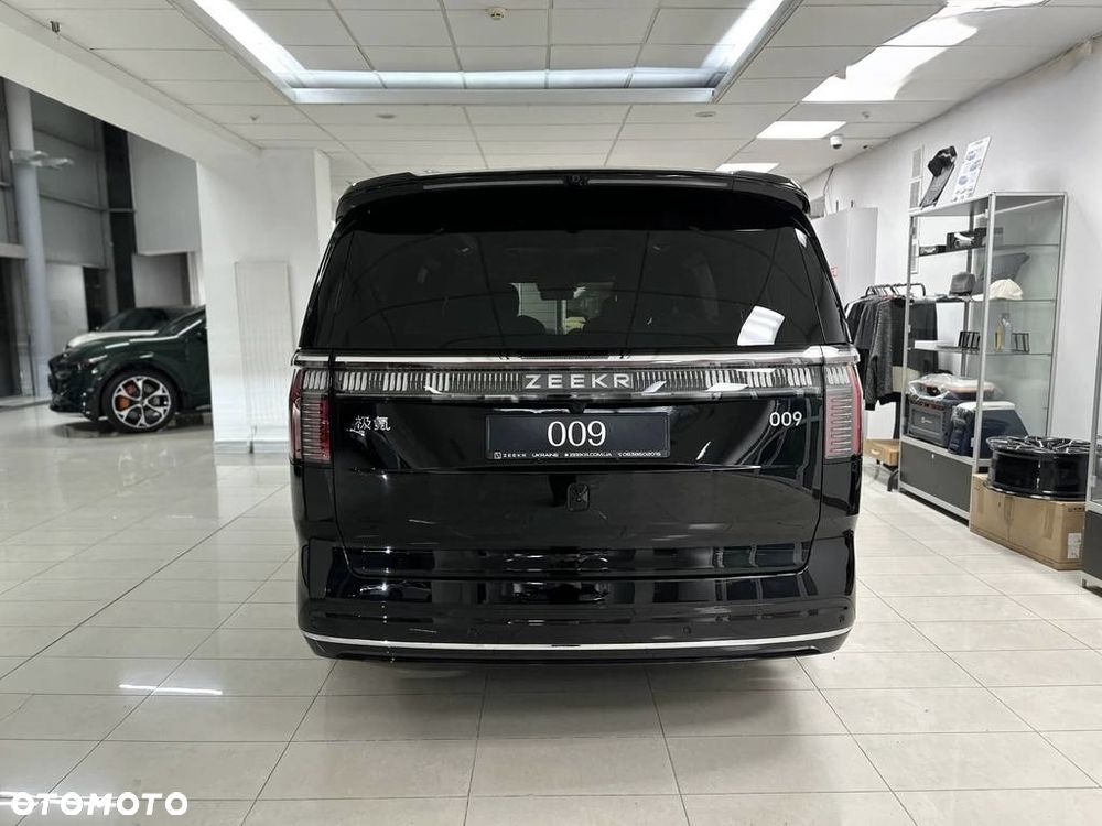 ZEEKR 009 - 9