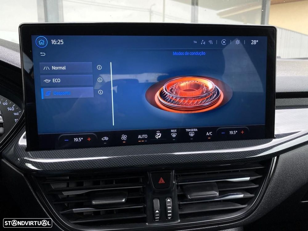 Ford Focus 1.0 EcoBoost MHEV ST-Line - 30