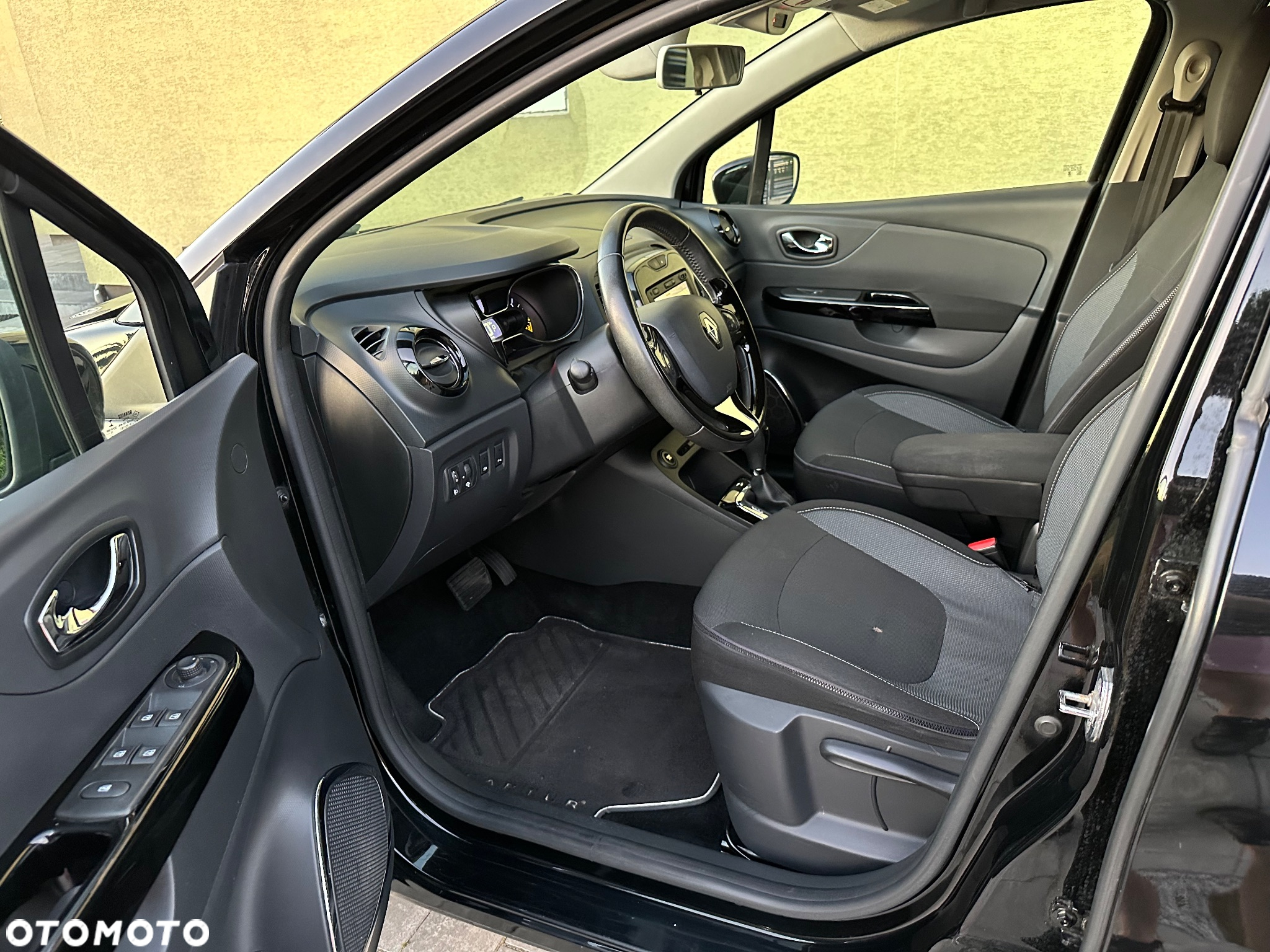 Renault Captur 1.5 dCi Intens EDC - 23