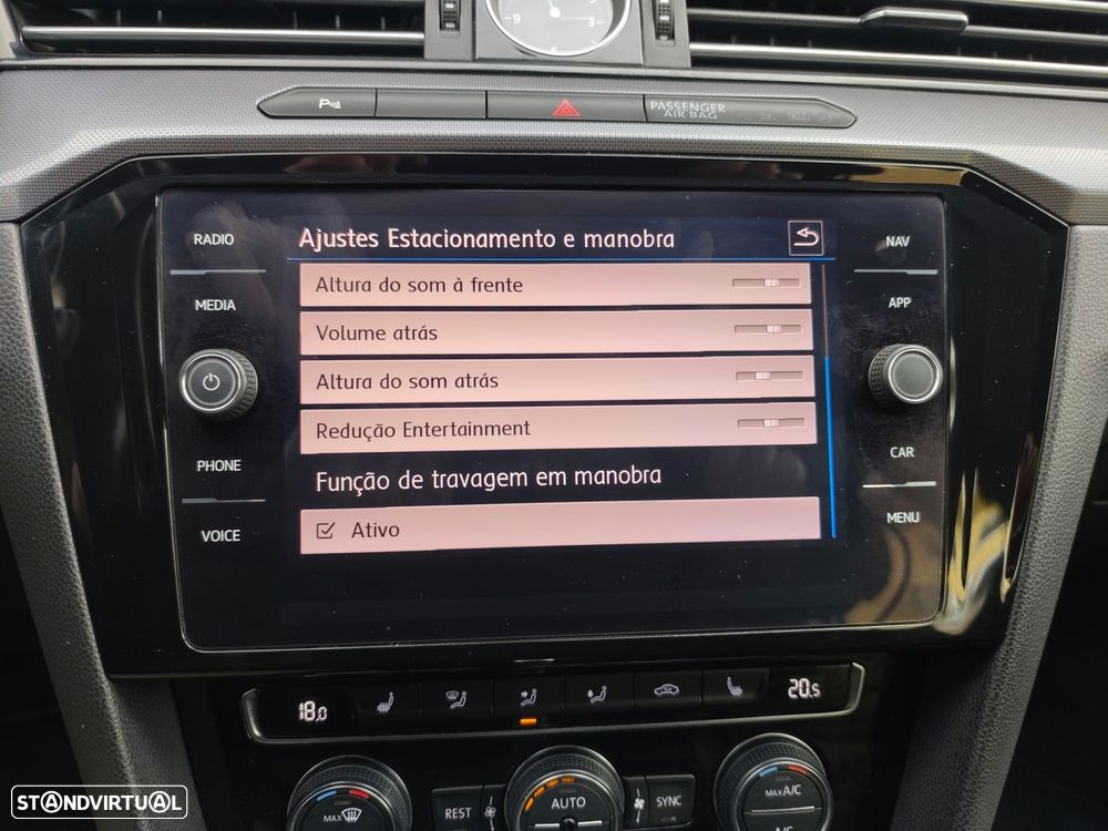 VW Passat Variant 2.0 TDi R-Line DSG - 25