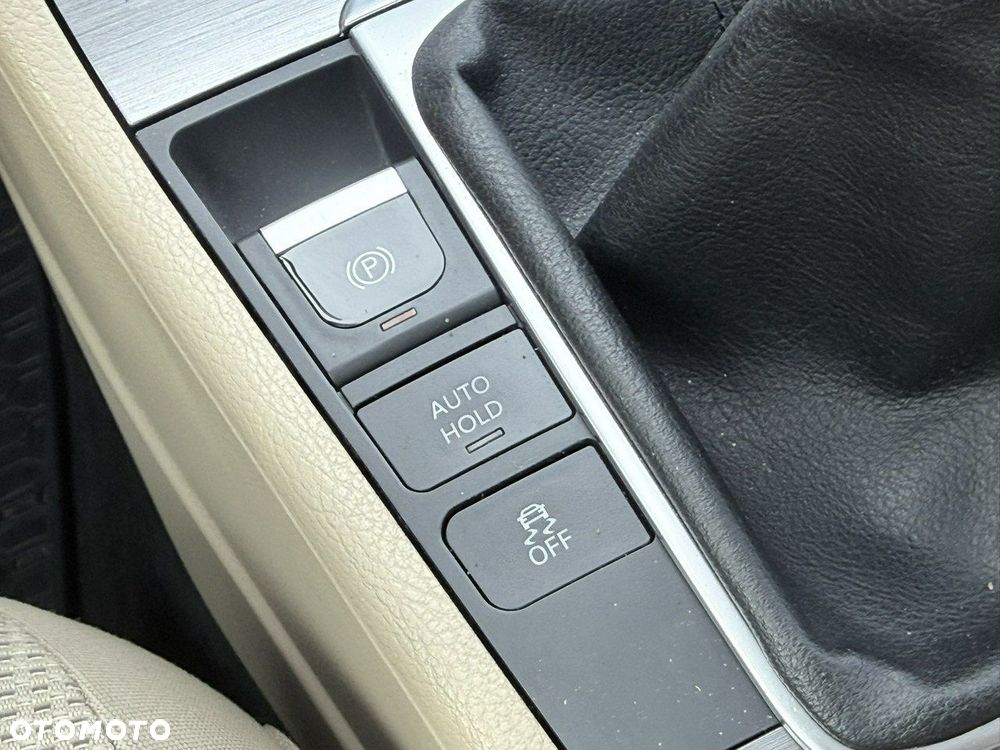 Volkswagen Passat - 22