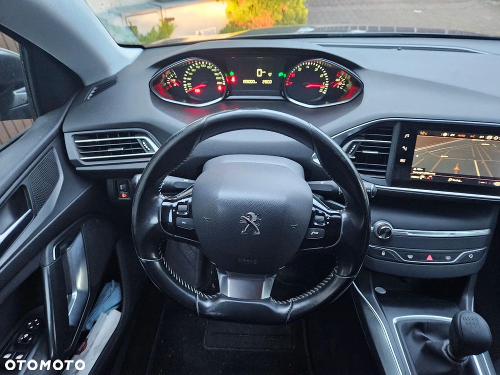 Peugeot 308 1.2 PureTech Allure S&S - 7