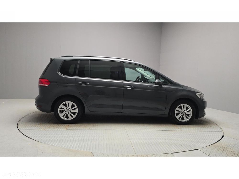 Volkswagen Touran - 6