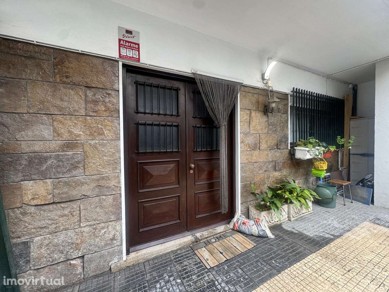 Andar Moradia T2 Mobilado e Equipado | Av. Antunes Guimarães | Terraço - Grande imagem: 2/23