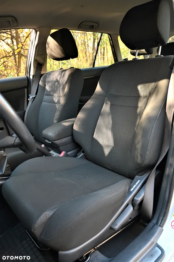 Toyota Avensis - 15