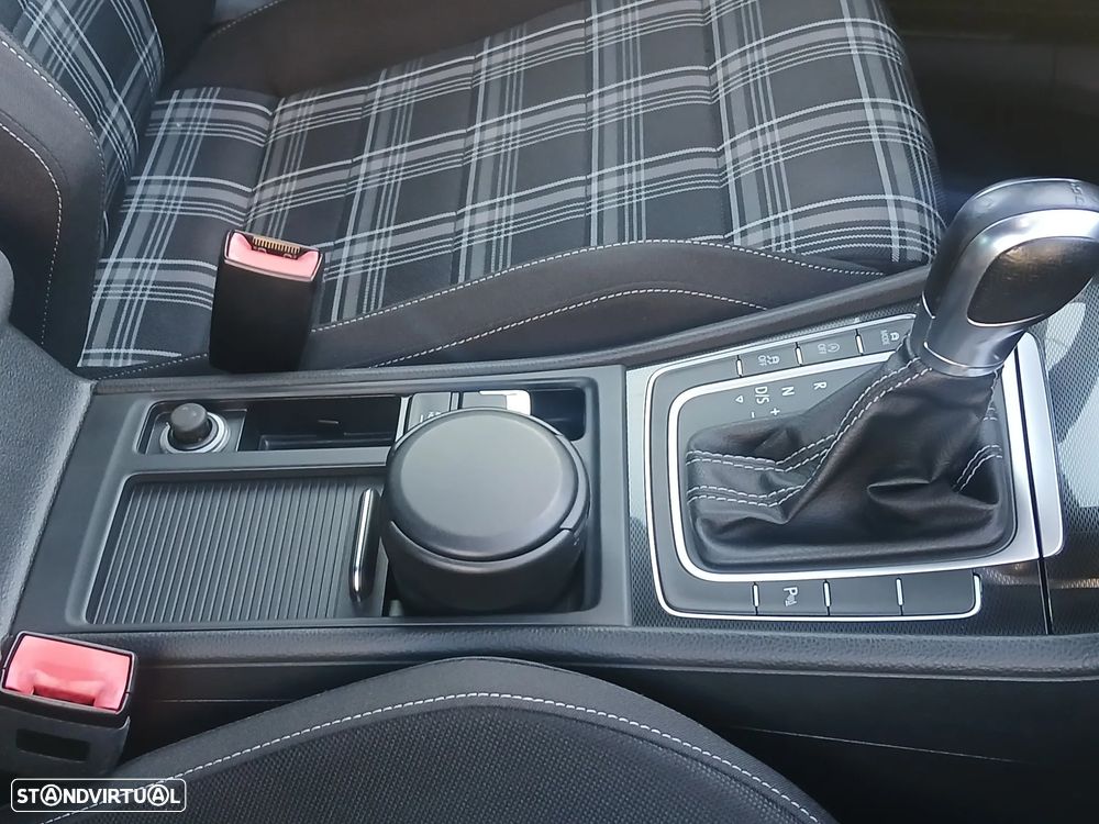 VW Golf 2.0 TDI GTD DSG - 30